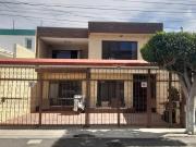 Casa en Venta con 4 Habitaciones, Estudio y Cuarto de...