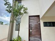 Casa en Venta con 4 Recámaras. Privada en Temozón Norte,...