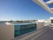 Casa en venta con 693 m2, 4 dormitorios en Milla de Oro...