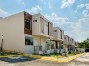 Casa en venta con acceso rápido a la autopista