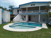 CASA EN VENTA, CON ALBERCA, AMPLIO JARDIN,...