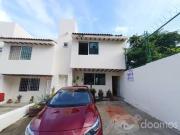 Casa en venta con alberca cerca de costera migel aleman...