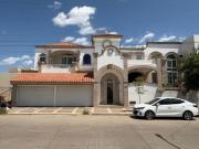 Casa en Venta con Alberca Colonia Montebello