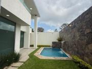 CASA EN VENTA CON ALBERCA COTO BOSCOSO ALTOZANO