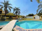 Casa en VENTA con alberca en Balcones de la Calera ideal...