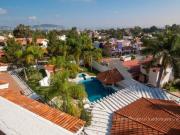 Casa en Venta con Alberca en Bugambilias 2da Sección Sur