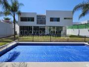 Casa en Venta con alberca en Cañada Juriquilla