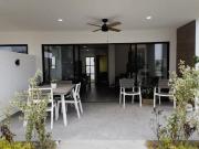 Casa en Venta con alberca en club de golf santa fe al su...