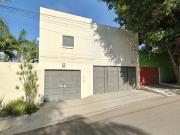 Casa en Venta con Alberca en Colonia Delicias,...