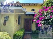 Casa en Venta con Alberca en El Fraccionamiento...