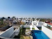 Casa en venta con alberca en fraccionamiento Altos de...