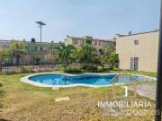 Casa en venta con alberca en Fraccionamiento en Temixco...