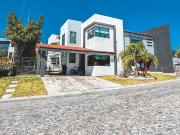 CASA EN VENTA CON ALBERCA EN LAGO NORTE, HARAS DEL BOSQUE