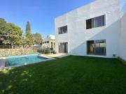 CASA en venta con alberca, en Lomas de Cuernavaca,...