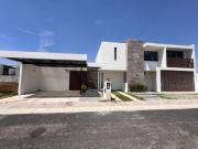 Casa en venta con Alberca en Pachuca a 5 min de Plaza...