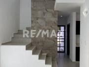 Casa en Venta con Alberca en Privada en Gran Santa Fe...