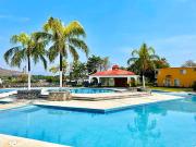 Casa en venta con alberca en Rinconada I en Xochitepec...