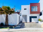 Casa en Venta con Alberca Fracc. Santa Clara $3,250,000