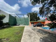 Casa en Venta con alberca, jard?n y locales, Col. Carolina