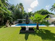 CASA EN VENTA CON ALBERCA, JARDIN Y 5 RECAMARAS EN CAMPESTRE