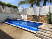 Casa en Venta con Alberca Privada en Villa Esmeralda en...