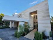 CASA EN VENTA CON ALBERCA PROPIA EN BALCONES DE JURIQUILLA