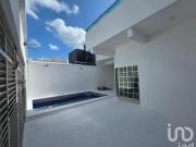 Casa en Venta en Cancún, con Alberca Propia, acceso...