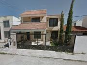 CASA EN VENTA CON ALBERCA, REMATE ECONOMICO YA...