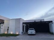 Casa en venta con alberca trojes