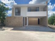 Casa en venta con alberca y 4 recámaras en Dzitya, Mérida