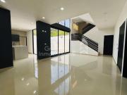 CASA EN VENTA con alberca y 4 recámaras en Monte Magno