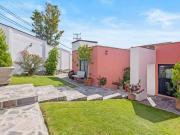 Casa en venta con Alberca y Casita Independiente en...