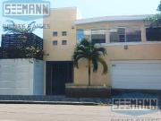 Casa en Venta con alberca y jacuzzi en Santiago Tuxtla