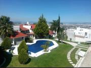 Casa en venta con alberca y jardin Loma dorada Querétaro