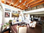 CASA EN VENTA CON ALBERCA Y RECAMARA EN PB EN JURICA,...