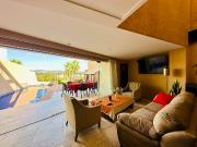 CASA EN VENTA CON ALBERCA Y ROOF GARDEN EN JURIQUILLA,...