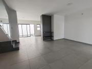 Casa en venta con alberca y terraza en Lomas de la Rioja...