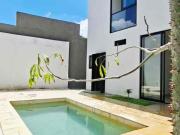 Casa en venta con Alberca zona sur pte dentro de Frac...