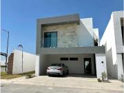 Casa en Venta con Amenidades