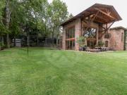 Cas con AMPLIO JARD?N en Hacienda de Valle Escondido,...