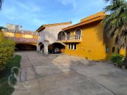 CASA EN VENTA CON AMPLIO JARDÍN HUENTITAN EL BAJO