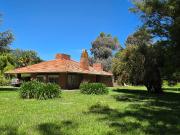 Casa en venta con amplio patio, parrilla y pileta