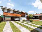 Casa en venta con amplio terreno en Zavaleta, Puebla