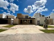 Casa en Venta con amplios espacios de 4 Recamaras en...