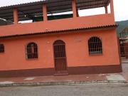 Casa en venta con anexo en Puerto Cabello, Urb.el...