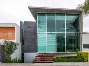 Casa en Venta con carril de nado y jardín en La Carcaña