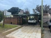 Casa en venta con cochera en Burzaco