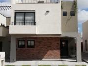 CASA EN VENTA CON CUATRO RECAMARAS EN SAN MIGUEL DE...