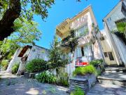 Casa en VENTA con departamento en planta alta, todo a...