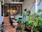 Casa en Venta con Departamento Independiente en Col....
